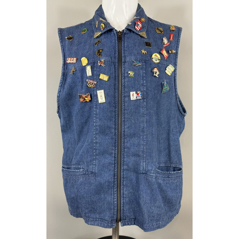 Denim Zip Front vest With 30 + Vintage Pin Collection - Picture 2 of 16